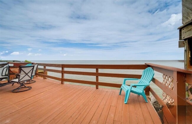 Building Photo - 182 Lake Bluff Rd