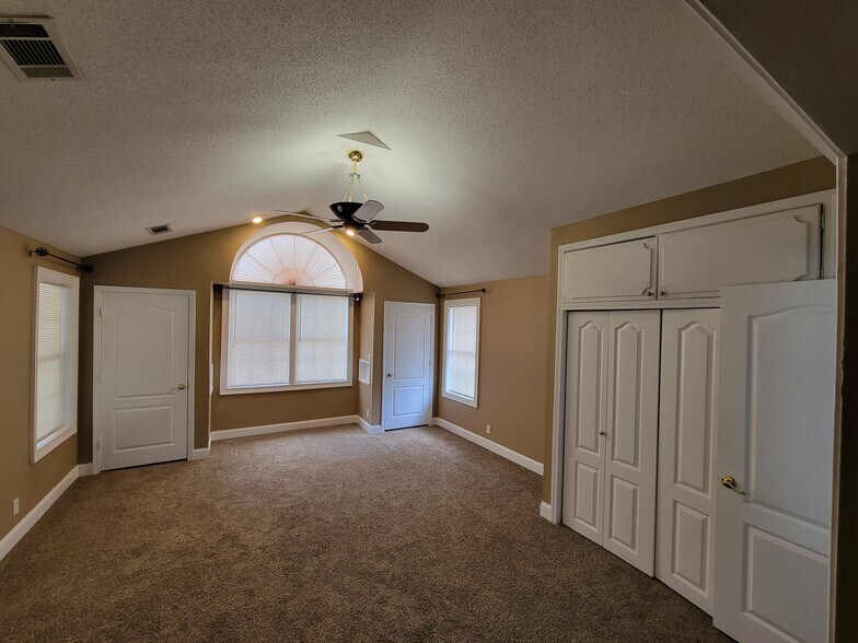 Building Photo - 204 Brandywine Rd