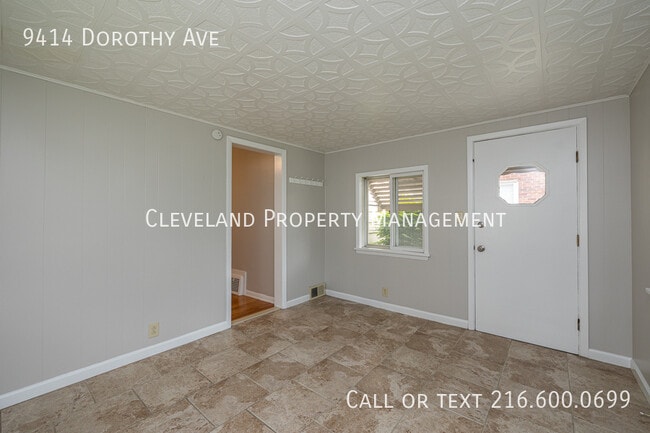 Building Photo - 9414 Dorothy Ave