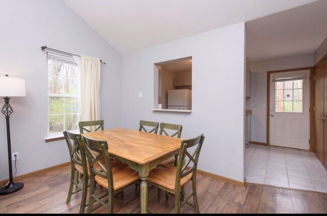 Building Photo - 2964 Northland Dr