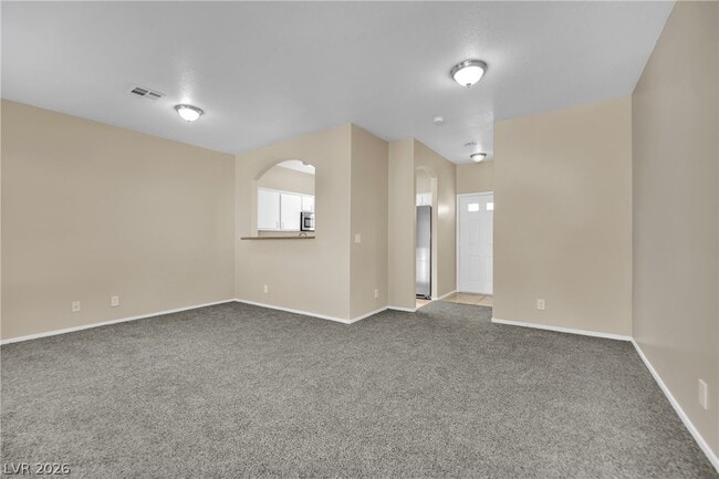 Building Photo - 1900 N Torrey Pines Dr