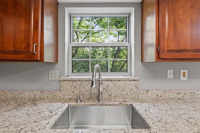 Building Photo - 403 Windfield Pl
