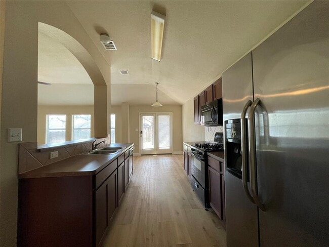 Building Photo - 15203 Lucian Dr