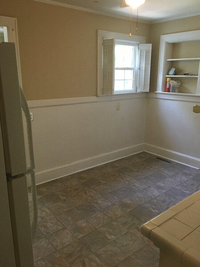 Building Photo - Greenville, 2BD/1BA, 1100SF