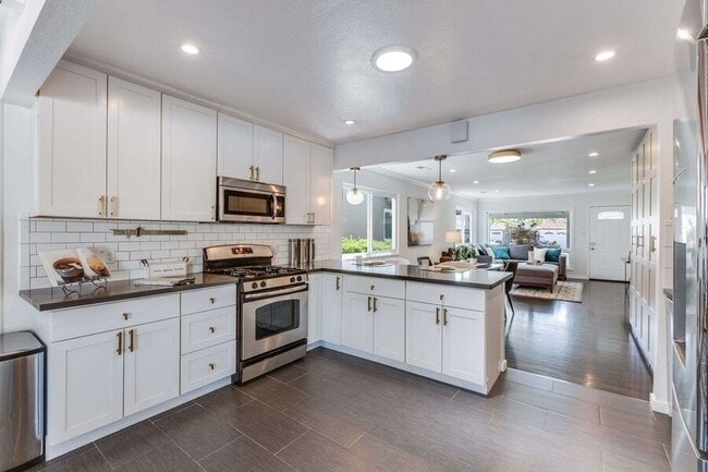 Building Photo - 36182 Magellan Dr