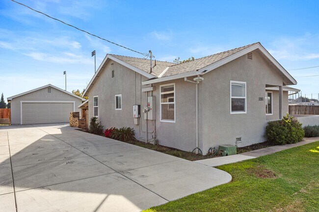 Building Photo - 12811283