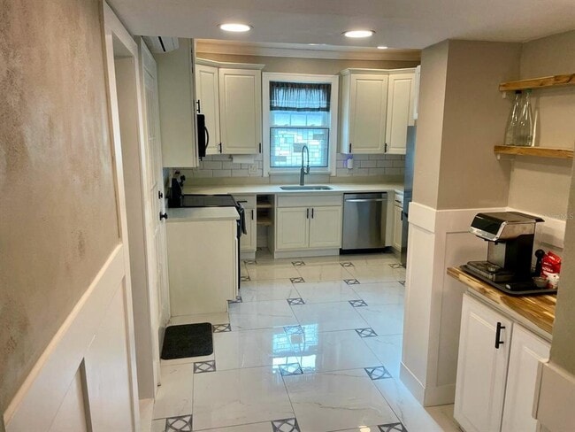 Building Photo - 3953 Arkansas Ave NE