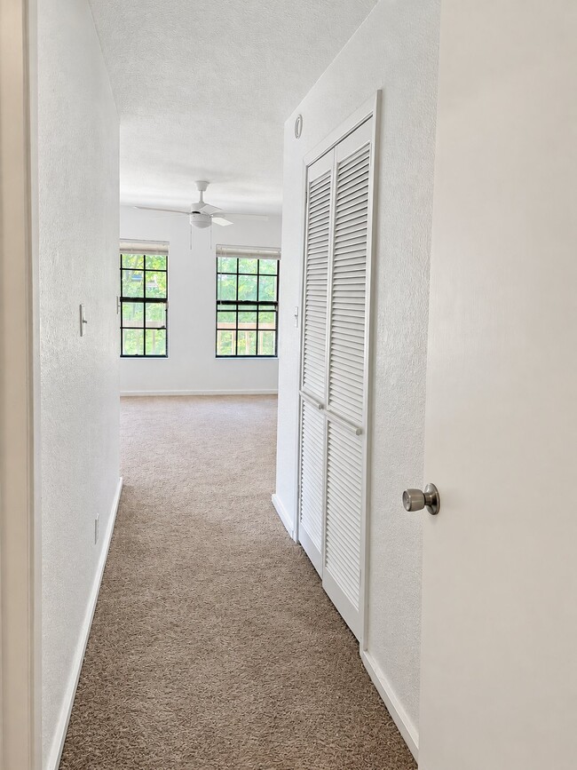 Building Photo - 2603 Lazy Lake Dr
