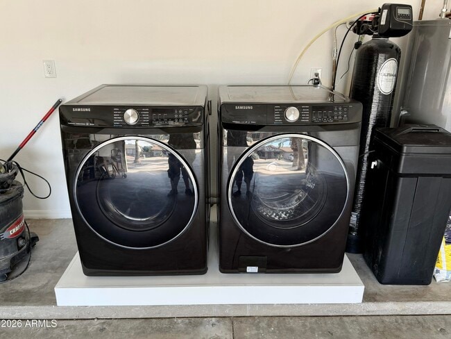 Building Photo - 5022 E Salinas St