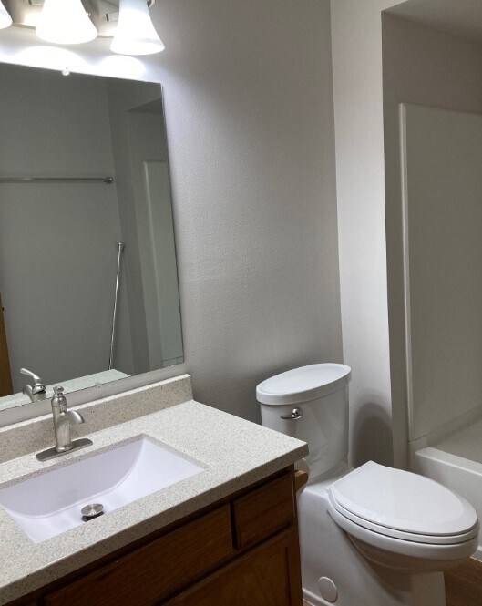 Updated Bathroom - 135 W Oak Leaf Dr