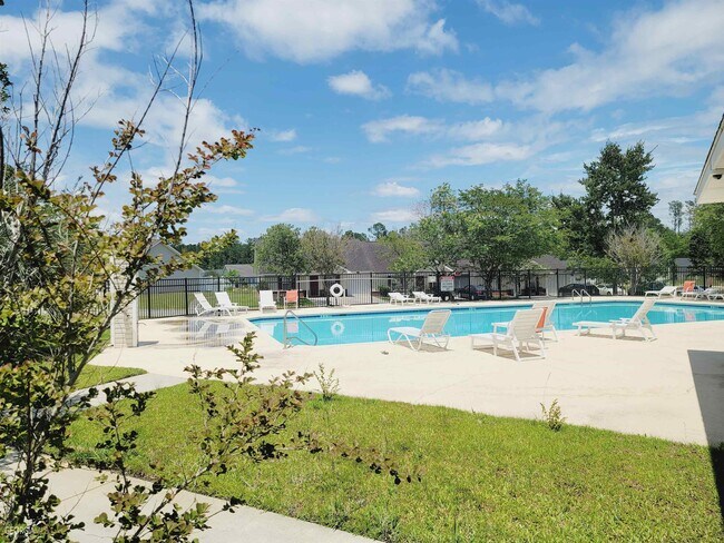 Building Photo - 6007 Towne Pk E Dr
