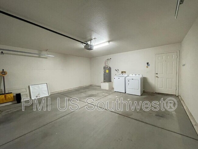 Building Photo - 4072 S Cassidy Dr