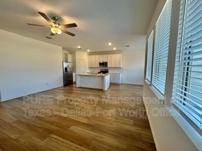 Building Photo - 2113 Donker Dr