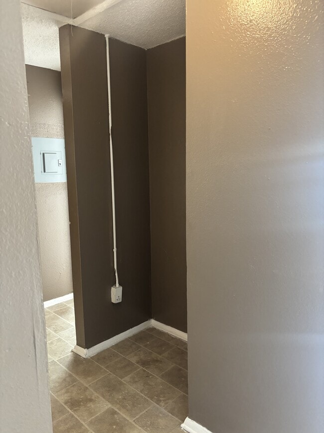 Building Photo - 1117 Rushing St