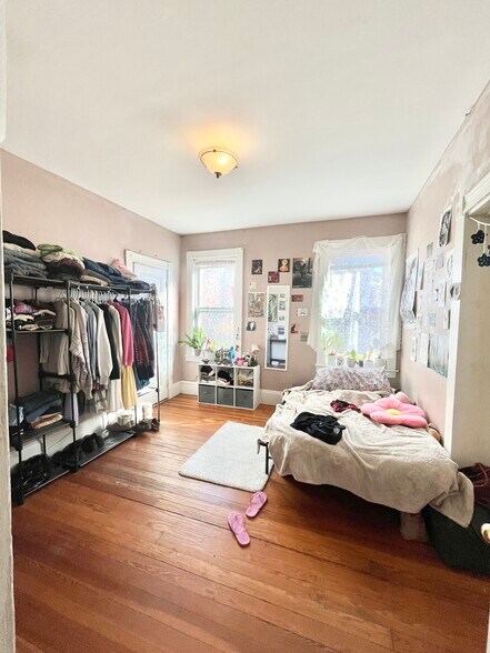 Building Photo - 83 Wensley St