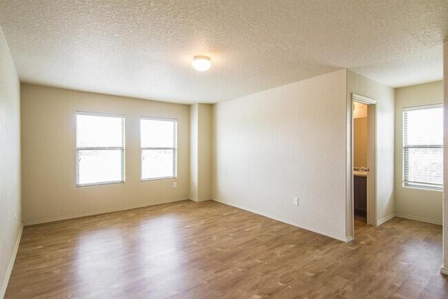 Building Photo - Hunters Pond - 10238 Hunters Pond, San Ant...