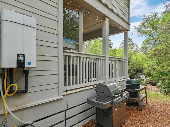 Building Photo - 105 Greenbriar Ln