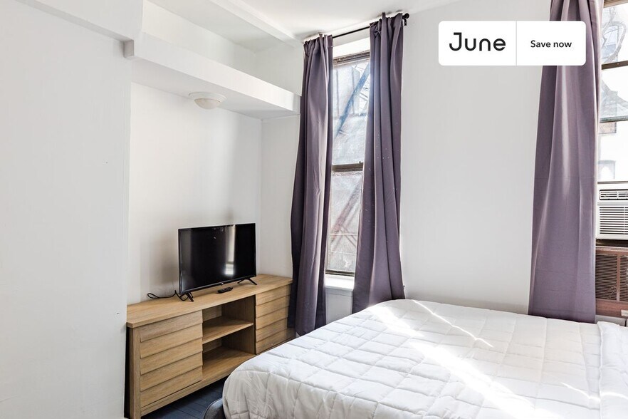 Building Photo - 324 1/2 East 8 Street