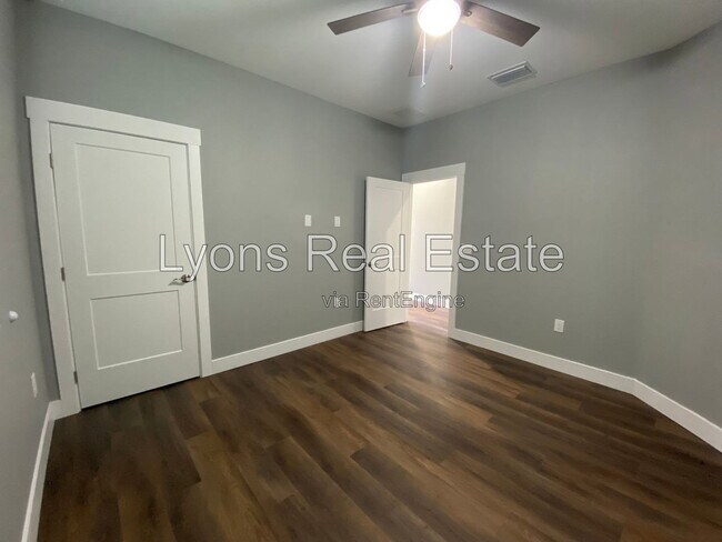 Building Photo - 10398 Port Everglades St