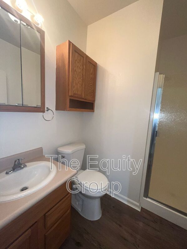 Building Photo - 2911 S Sallee Ct