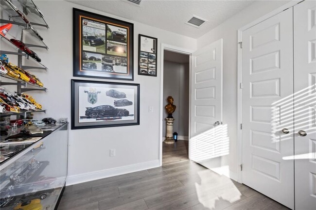 Building Photo - 3926 Sunshine Pine Ave