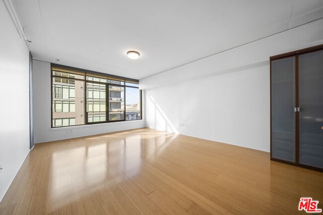 Building Photo - 1111 S Grand Ave