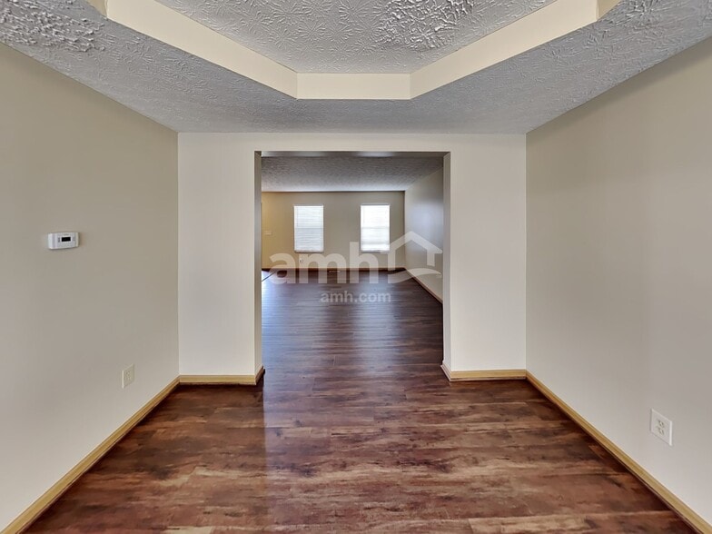 Building Photo - 5734 Cedar Lawn Dr