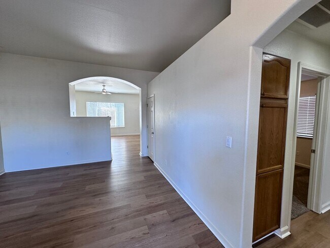 Building Photo - 7821 Cadiz Ct