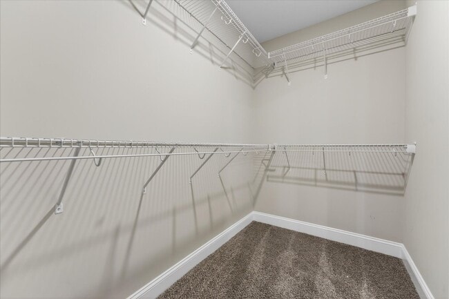 Building Photo - Pet Friendly Three Bedroom!