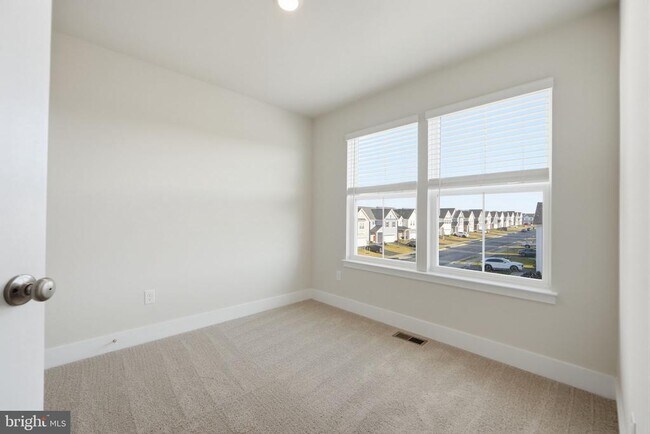 Building Photo - 113 Lakota St