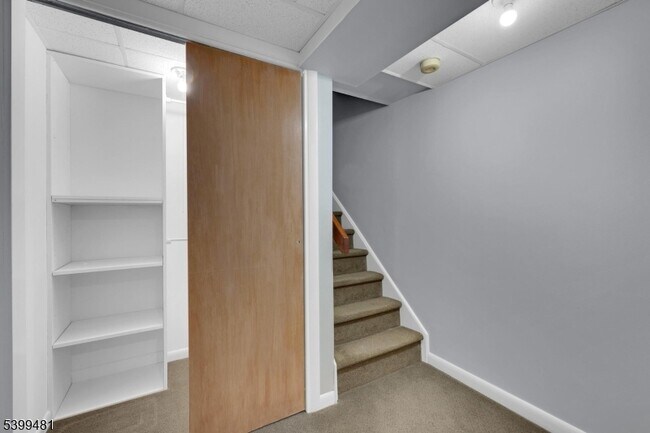 Building Photo - 107 Wimbledon Square