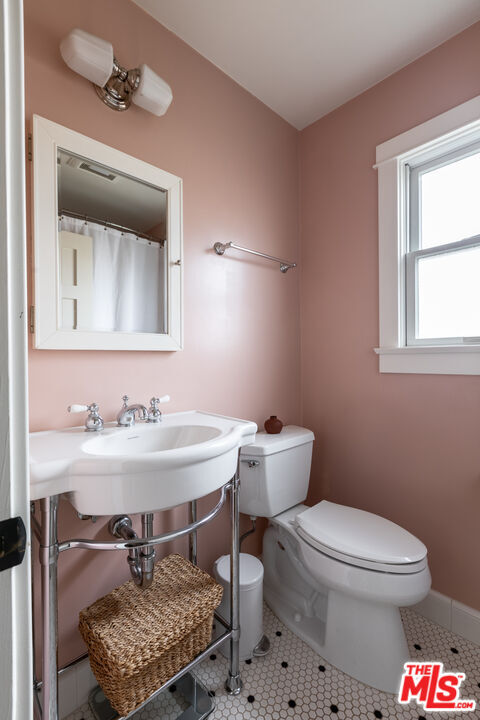 Building Photo - 6271 Saylin Ln