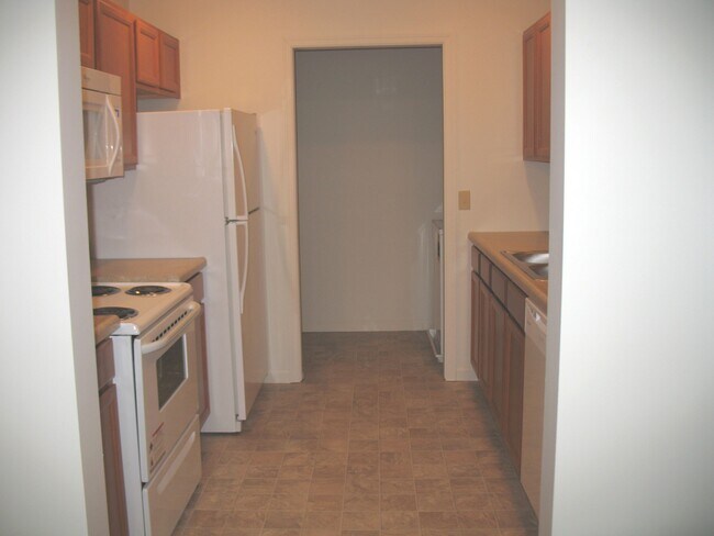 Building Photo - The Overlook Apartments