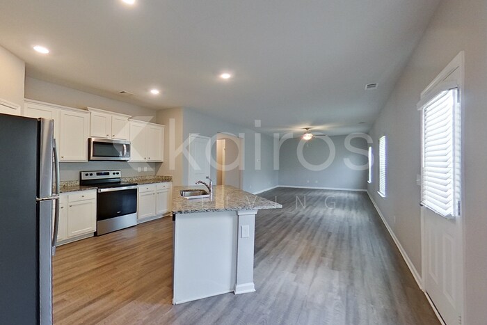Building Photo - 3440 Bridgewood Dr