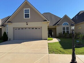 Building Photo - Townhouse for Rent in Hixson