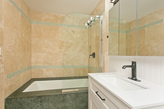 Building Photo - 3125 Huelani Pl