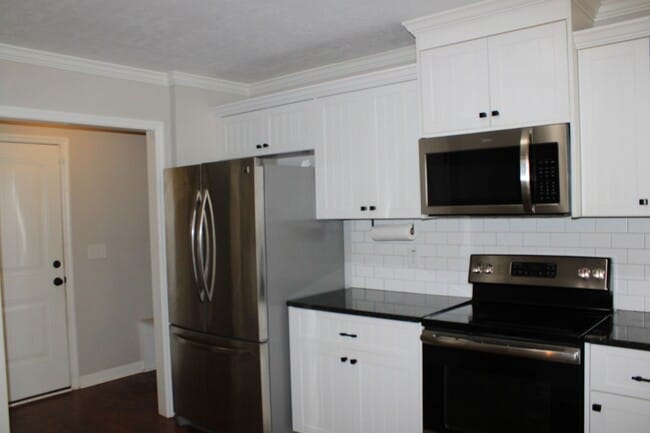 Building Photo - 7105 Summerton Dr