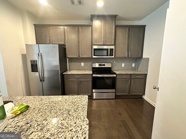 Building Photo - 882 Ambient Way