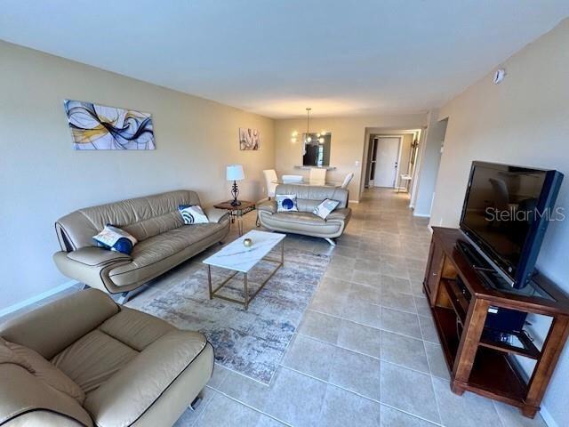 Building Photo - 6999 W Country Club Dr N