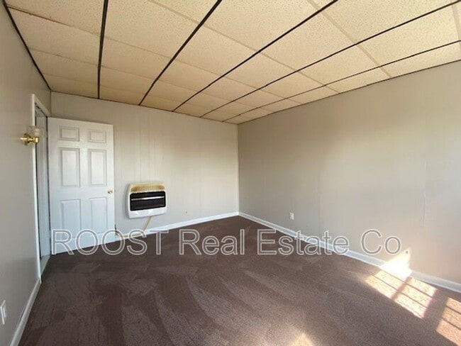 Building Photo - 22-22 S Twin St