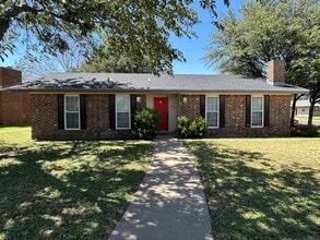 Building Photo - 2839 Wildwood Ave