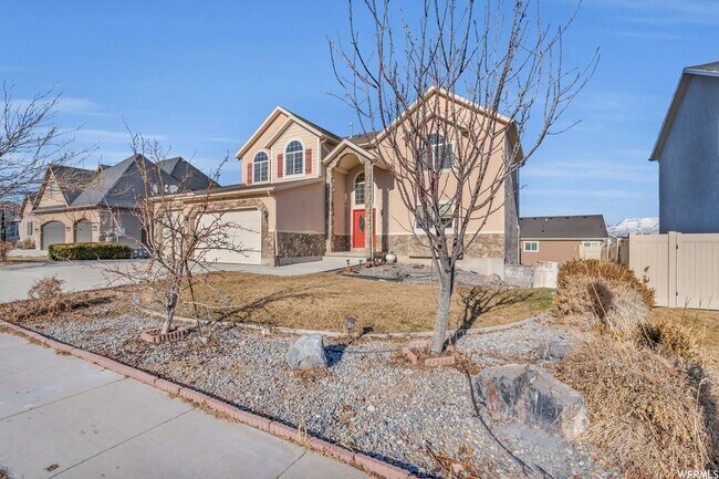 Building Photo - AMAZING 2 STORY HOME w/ 4 CAR GARAGE!