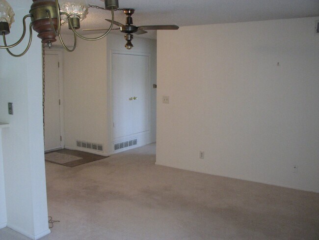 Building Photo - Spinnaker Run Condo 2 Bedroom, 2 Bathroom (12CO#204)
