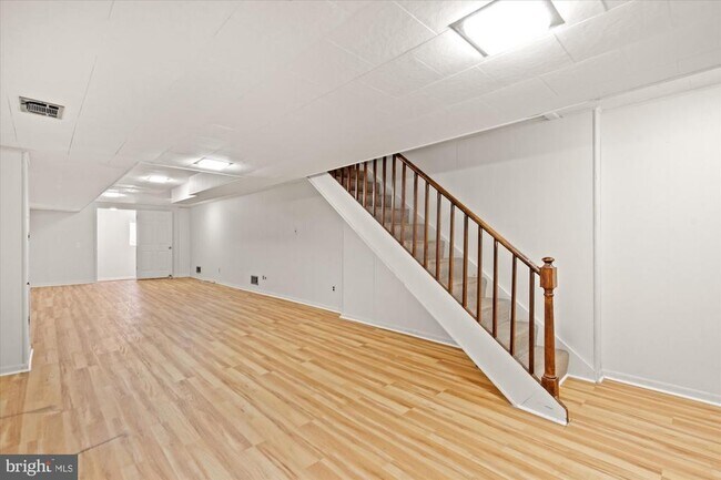 Building Photo - 7504 Radnor Rd
