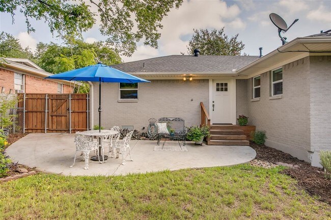 Building Photo - 847 Peavy Rd