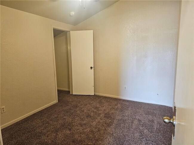 Building Photo - 2011 Pecan Dr