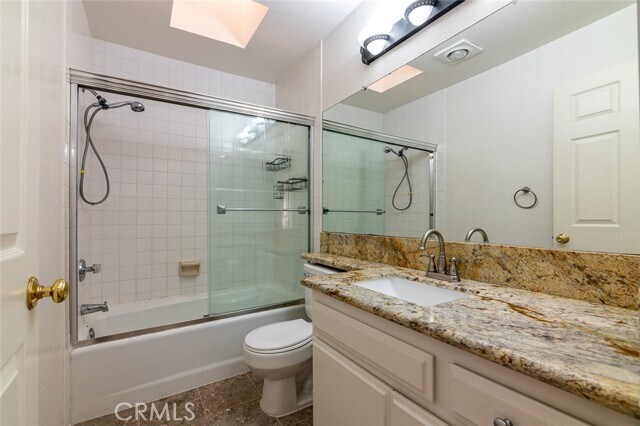 Building Photo - 2930 Montrose Ave