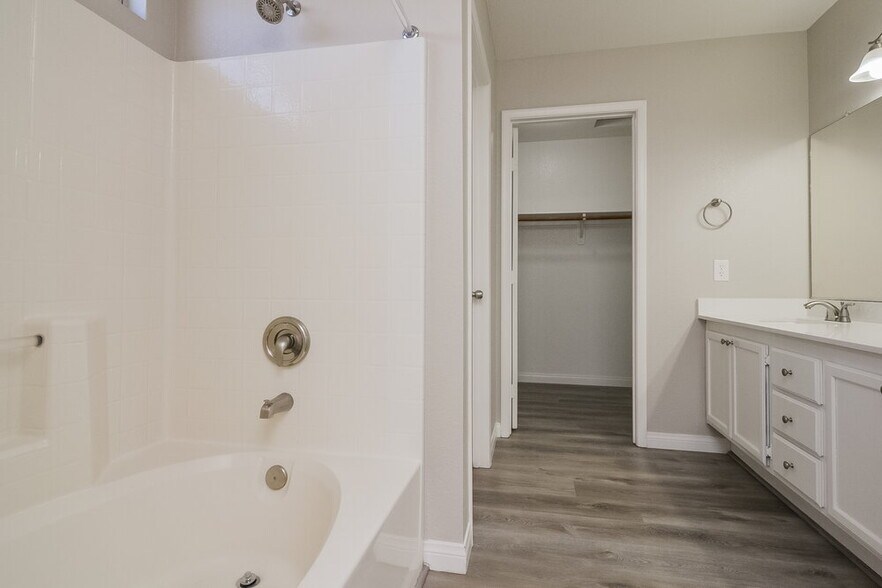 Building Photo - 5571 Slice Dr