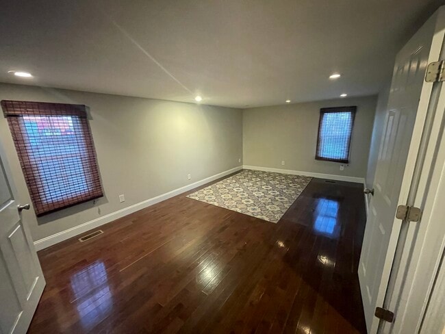 Building Photo - Brooks Street House - 1 bed 1 bath