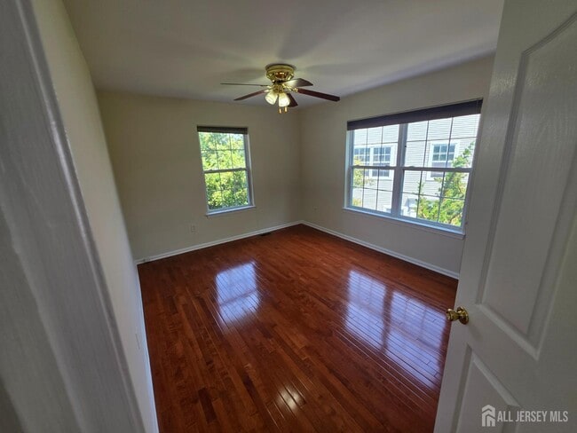 Building Photo - 1301 Dahlia Cir